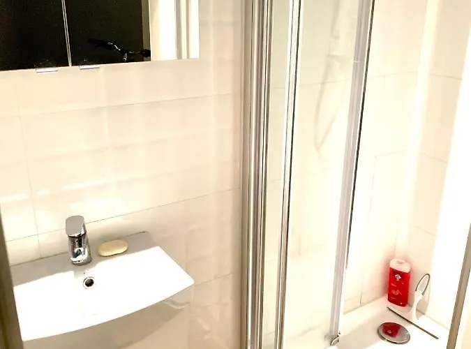 Cozy In Artistic District 2 Bathrooms Center