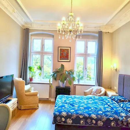 בית אירוח Cozy In Artistic District 2 Bathrooms Center
